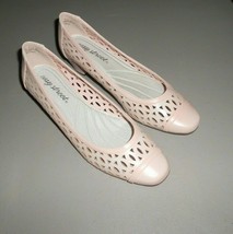 Easy Street Women&#39;s Light Pink Perforated Style Dress Shoes-Low Block Heel-7.5 W - £20.60 GBP
