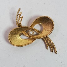 Vintage Mamselle Tying The Knot Brooch Pin 1.5 Inch Gold Tone - $7.00
