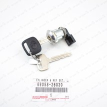 NEW GENUINE TOYOTA 2000-2003 TUNDRA FUEL DOOR LOCK CYLINDER 69058-26030 - £27.87 GBP