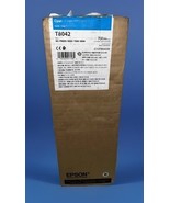 Genuine Epson T8042 Cyan 700ml Ink Cartridge OEM - $861.39 MXN