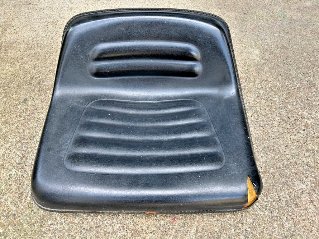 LT-11 White Outdoor 32&quot; Riding Lawn Mower 757-0343 Seat - $9.79