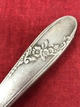 1946 Queen Bess II Silver Plate Tudor Plate 7 1/8&quot; Knife by Oneida Silver - £7.43 GBP