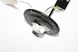2009 HYUNDAI GENESIS SEDAN FUEL SENDER UNIT J5672 image 2