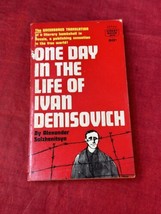 One Day in the Life of Ivan Denisovich Alexander Solzhenitsyn VTG 1963 Paperback - £14.79 GBP