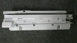 5098JJ2002R LG KENMORE REFRIGERATOR DOOR RAIL GLIDE RIGHT SIDE ASSEMBLY - $934.09 MXN