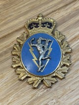 Vintage Canadian Forces Communications &amp; Electronics Cap Hat Badge KG JD - $9.90