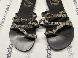 10022-SHOE Saks Fifth Avenue Womens Brown Snakeskin Slip On Flats Sz 8 M - $8.39 CAD