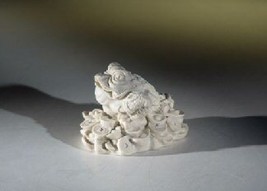 Bone Frog Figurine - £7.95 GBP
