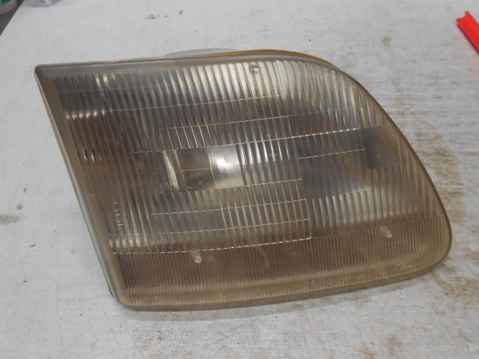 1999-2004 Ford F150 Headlight Headlamp Passengers Side Right 44ZH-1077-B - $29.99