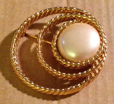 Vintage 1980s Monet Gold Tone Faux Pearl Twisted Rope Graduated Swirl Rings Open - £25.89 GBP