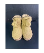 Muk Luks Women&#39;s Tan Slippers Size 7 SKU 2064 - £14.80 GBP