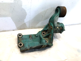 2017 Volvo D13 Diesel Engine Arm Roller Tensioner Bracket 21099435 OEM - $225.51 CAD
