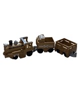 2006 Mattel GeoTrax Fisher-Price Gold Train Set With Cargo Cars - $19.75 CAD