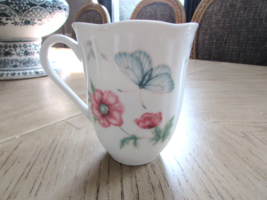 Lenox Butterfly Meadow Coffee Tea Mug Swallowtail Pattern Louise LeLuyer - $147.72 MXN