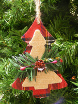 Wood Christmas Tree w/PINE Branch &amp; Pine Cone &amp; Holly Berries Christmas Ornament - £4.70 GBP