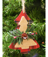 WOOD CHRISTMAS TREE w/PINE BRANCH &amp; PINE CONE &amp; HOLLY BERRIES CHRISTMAS ... - $5.88