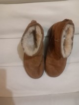UGG Bailey Button Sheepskin Boots - Chestnut, US 7 UK 5.5  Express Shipping - $39.74