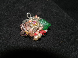 Estate Various Size &amp; Shape Bead Flower Cluster with Glass Leaf Ring Siz... - $15.79