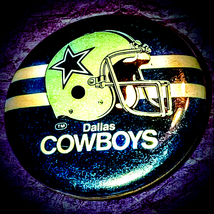 Vintage 1980&#39;s Dallas Cowboys ☆Helmet☆ 3 1/2&quot; ☆Rare☆ Pin Back Button - £30.15 GBP