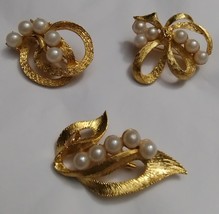 Abstract Brooch Set of 3 Goldtone Faux Pearl Vintage - £16.46 GBP