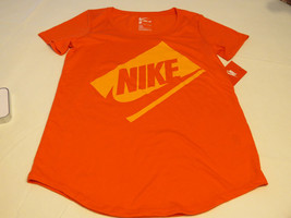 Nike Womens short sleeve t shirt S small The Nike TEE 779126 696 trainin... - $20.19