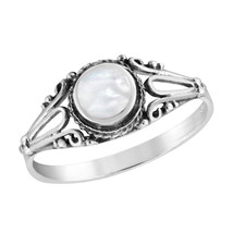 Swirled Vintage Embrace Round White Mother of Pearl Sterling Silver Ring-8 - £13.52 GBP
