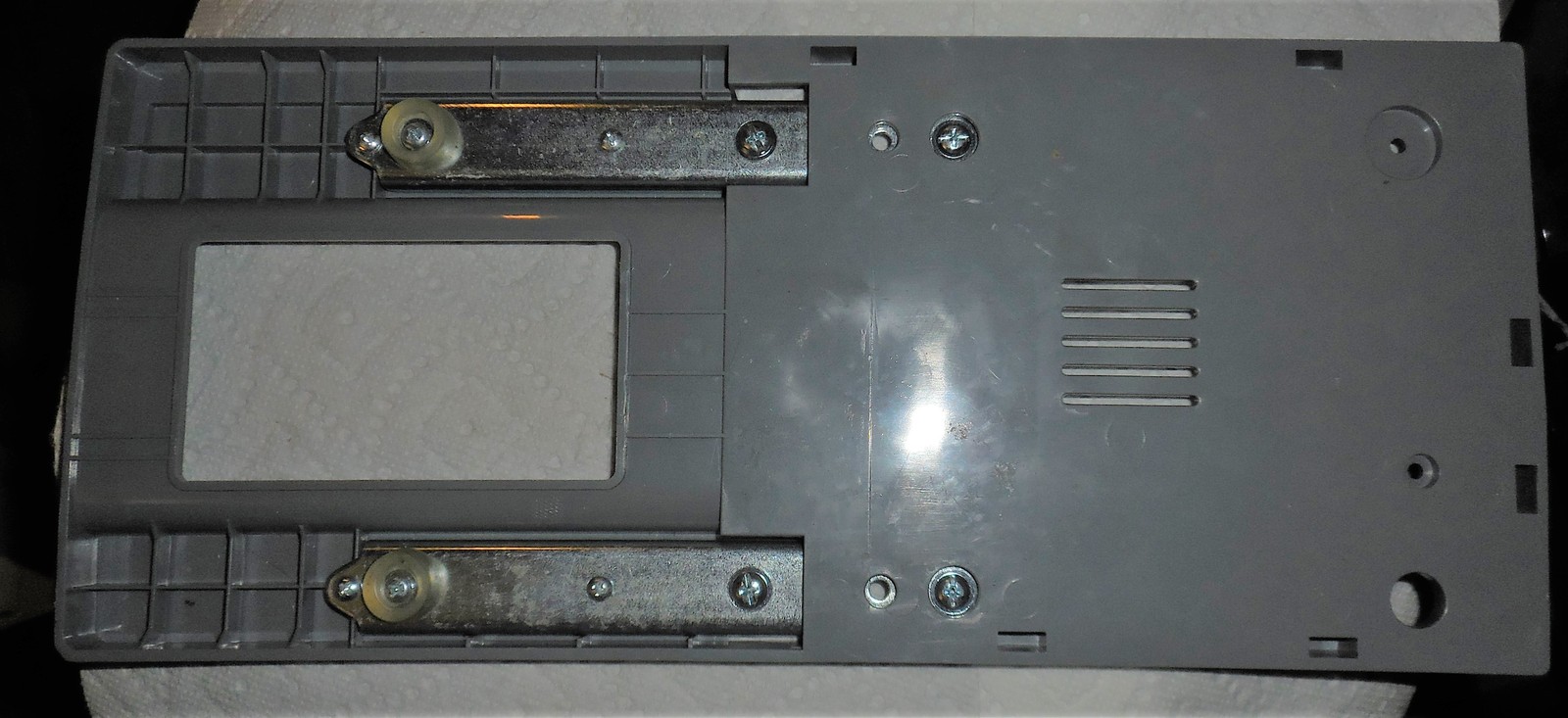 Singer Heavy Duty 4411 Free Arm Bottom Base Plate w/4 Mounting Screws - $20.00