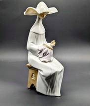 Lladro Time To Sew Nun White #5501 RETIRED Porcelain Figure With Original Box. - $155.00