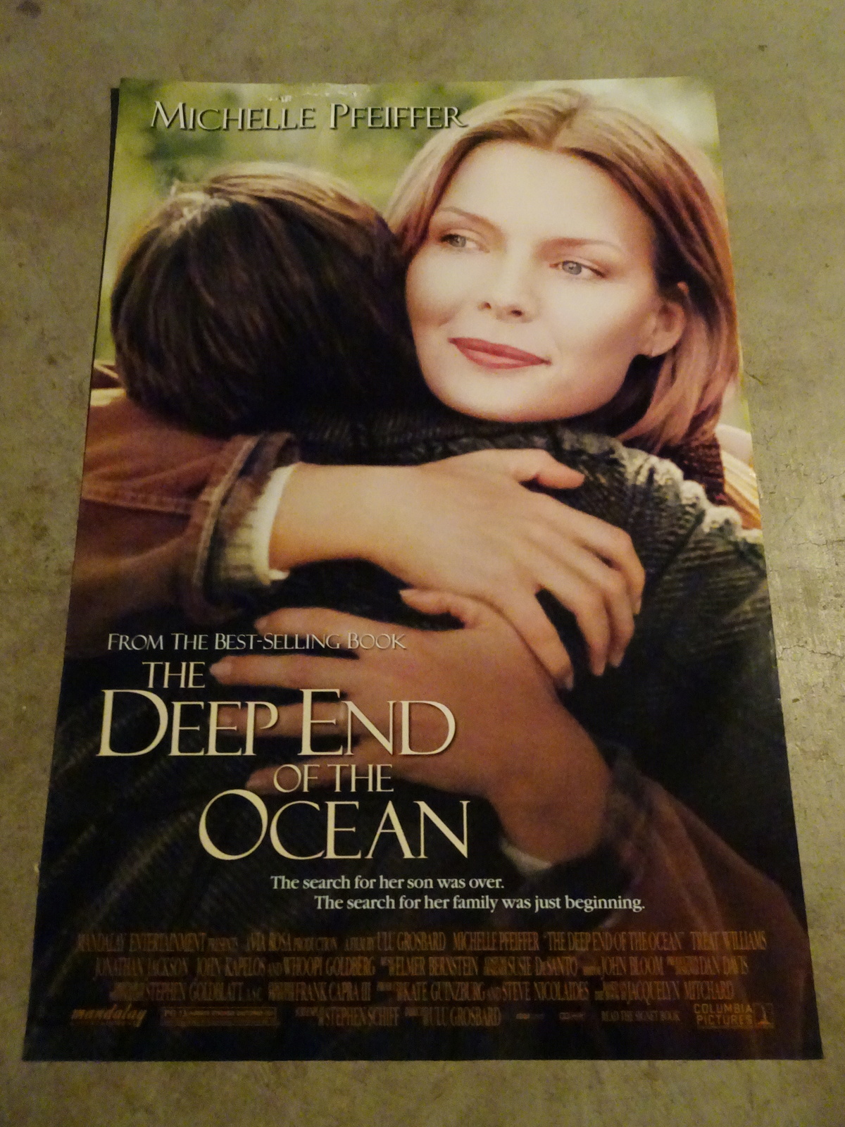 THE DEEP END OF THE OCEAN - MOVIE POSTER WITH MICHELLE PFEIFFER - $5.00
