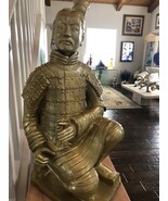 ANTIQUE CHINESE REPRODUCTION OF LIFE SIZE TERRA COTTA WARRIOR/SOLDIER - $43,620.74 MXN