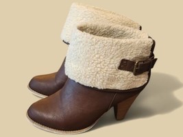 Women&#39;s Faux Fur Fold Down Heeled Booties Dark Brown Size 6/7 with Buckle - £24.25 GBP