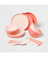 Pillowfort Kids 24pc Plastic Dinnerware Serving Set Warm Colors - $276.52 MXN