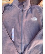 The North Face Women&#39;s W. Khumbu black fleece jacket. Size Nwt - $108.38 CAD