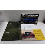 2025 Jeep Wrangler Owners Handbook Manual - $2,304.61 MXN