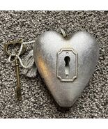 Margaret Berg Art Hearts Key to The Heart Ornament  Decor Tic Tac Toe - $202.04 MXN