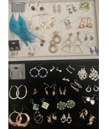 31 Matching Pairs Vintage to Modern Pierced Earrings + 4 Vintage Clip On... - $285.10 MXN