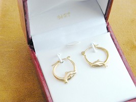 ESTATE 14k Yellow Gold Jacmel Dolphin Hoop Earrings NIB - £101.52 GBP