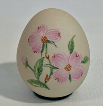 Hand Painted Bisque Egg Pink Flowers Felt Base Vintage Womack&#39;s Collectible Eggs - £10.11 GBP