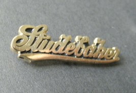 STUDEBAKER SCRIPT AUTOMOBILE CAR LAPEL PIN BADGE 1.25 X 2/8 INCH - $5.64