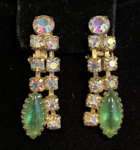 Vintage Juliana Style Green Frosted AB Rhinestone Dangle Drop Clip Earrings - £16.97 GBP