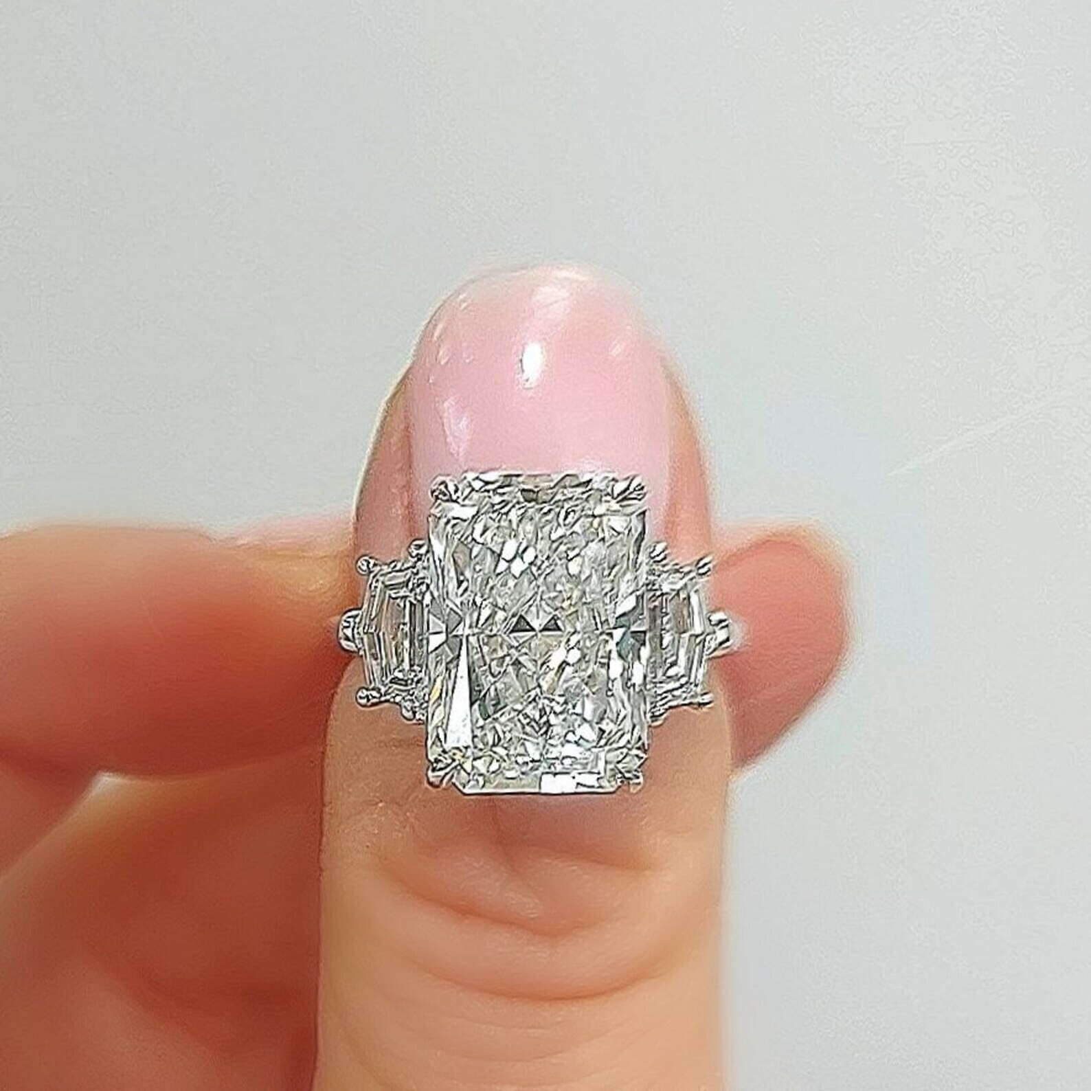 8.00 Cts Radiant Cut F/VS1 Lab Grown Diamond Engagement Ring 14k White Gold Item image 5