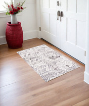 2&#39; X 3&#39; Gray and White Abstract Geometric Hand Tufted Distressed Area Rug - $1,801.82 MXN