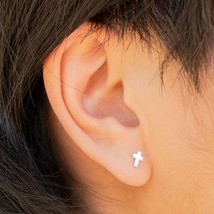 Sterling Silver Tiny Cross Post Earrings 5x4mm - €18,41 EUR