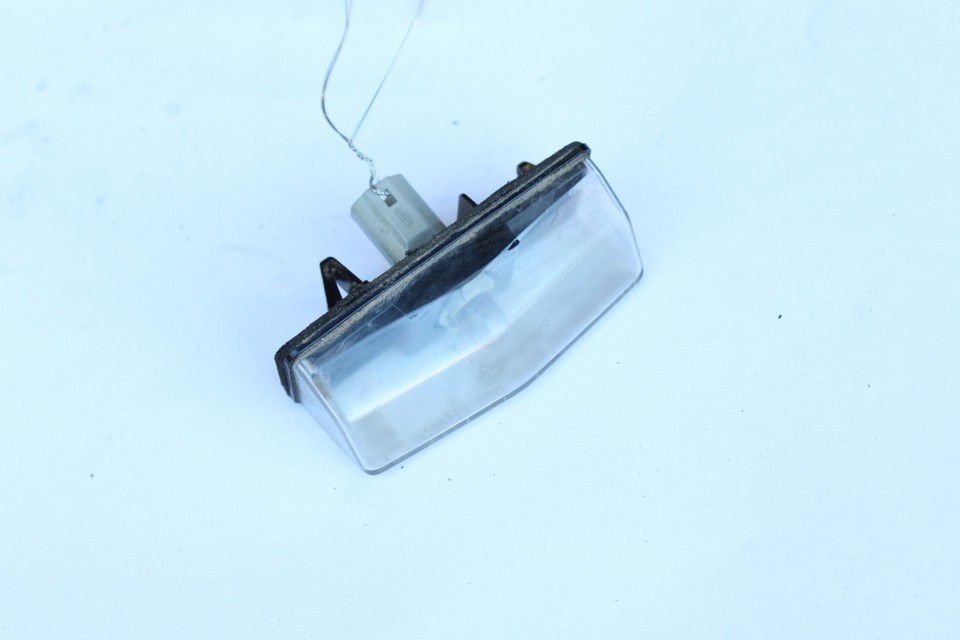2005-2010 SCION TC REAR TRUNK LID HATCH LICENSE PLATE LIGHT HOUSING J5381 - $39.59