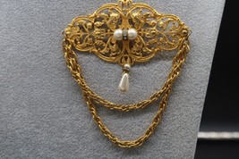 Vintage Victorian Style Gold Tone Chain Brooch Faux Pearl Accents - $274.20 MXN