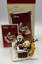 Ornament Hallmark Keepsake Santa&#39;s Helpers Mickey and Pluto 2005 QXD4012 2005 - £22.38 GBP