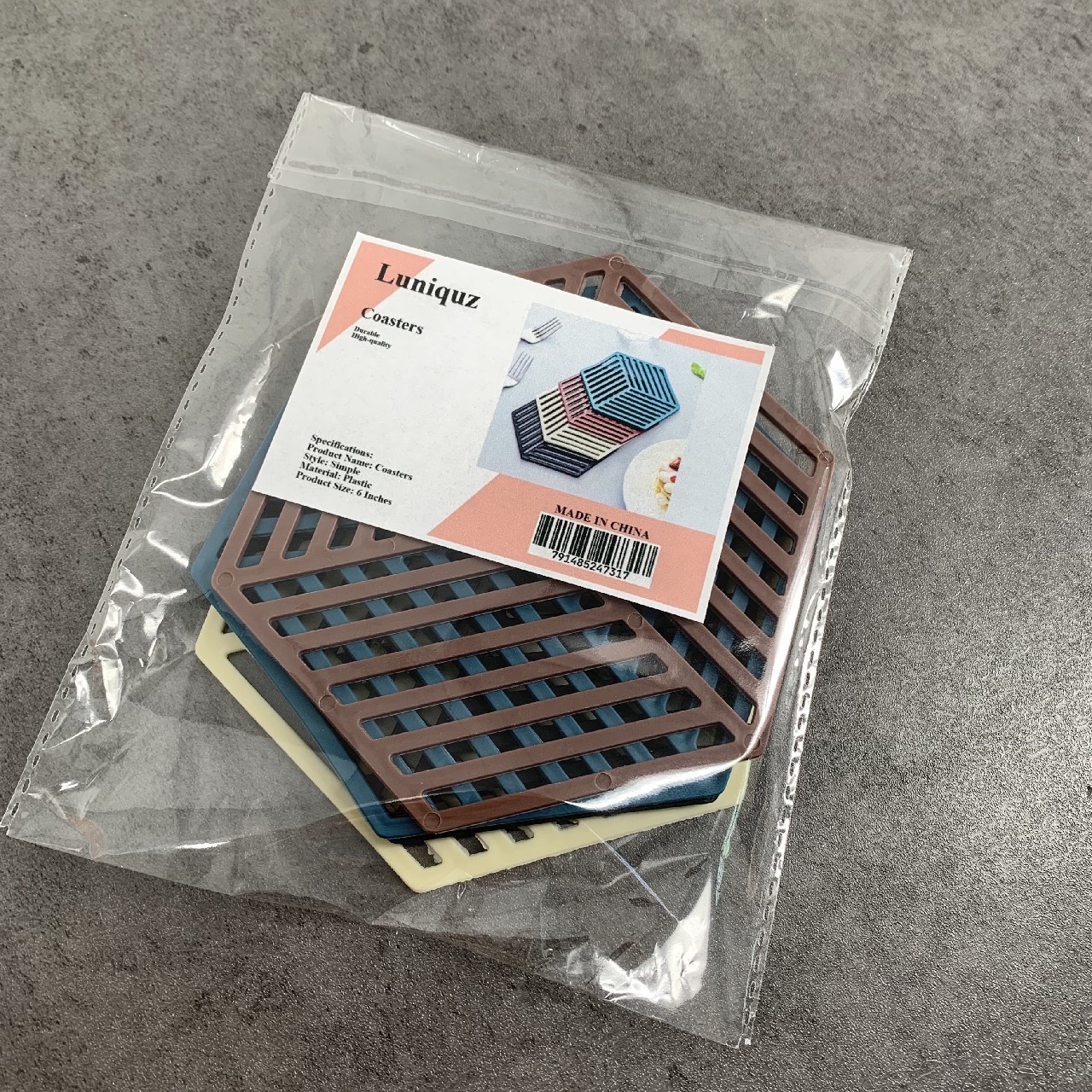 Luniquz Plastic Coasters 6&quot; Blue - $8.99