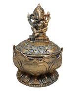 Hindu Vastu Yoga Ganapati Ganesha Sitting On Mandala Flower Decor Trinke... - $472.95 MXN