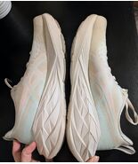 ASICS Novablast 4 Oatmeal Moonrock Women's 8 EUC Running Shoes  - $59.39