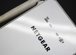NETGEAR EX6150v2 AC1200 WiFi Range Extender  image 2